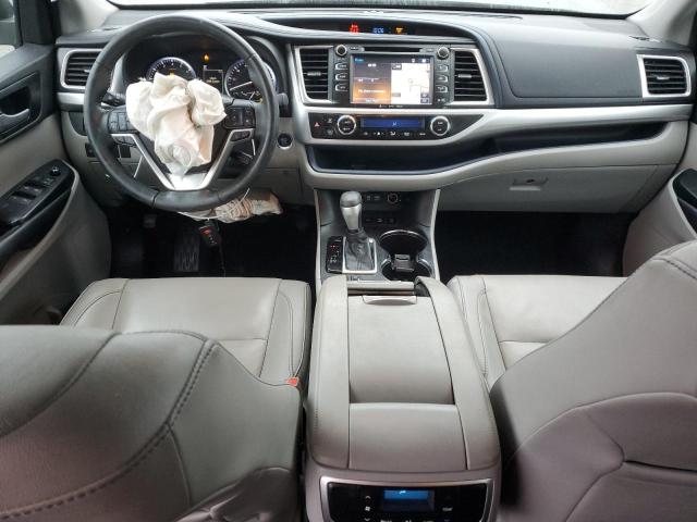 Photo 8 from auction – 2017 TOYOTA HIGHLANDER with VIN 5TDJZRFH1HS439504