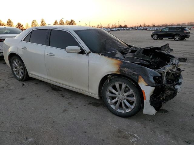 Photo 4 from auction – 2018 CHRYSLER 300 TOURIN with VIN 2C3CCARG8JH302423