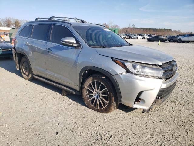 Photo 4 from auction – 2018 TOYOTA HIGHLANDER with VIN 5TDJZRFH5JS898251