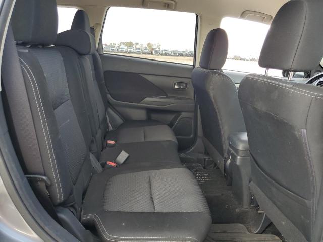 Photo 11 from auction – 2016 MITSUBISHI OUTLANDER with VIN JA4AD3A38GZ009614