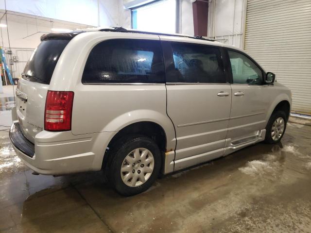 Photo 3 from auction – 2010 CHRYSLER TOWN & COU with VIN 2A4RR4DE8AR304818
