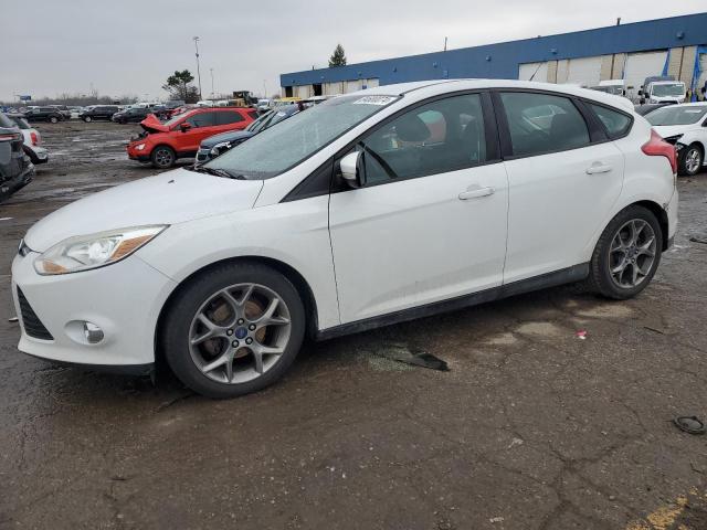 FORD FOCUS SE 2014 مع رقم تعريف المركبة 1FADP3K25EL450591 - صورة من المزاد