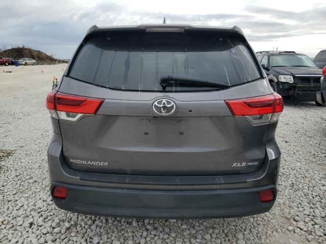 Photo 6 from auction – 2018 TOYOTA HIGHLANDER with VIN 5TDJZRFH6JS533920