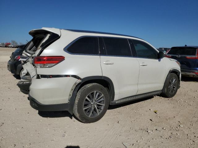 Photo 3 from auction – 2018 TOYOTA HIGHLANDER with VIN 5TDKZRFH0JS278914