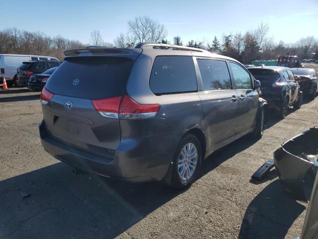Photo 3 from auction – 2011 TOYOTA SIENNA XLE with VIN 5TDYK3DC6BS065244