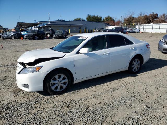 TOYOTA CAMRY BASE 2011 مع رقم تعريف المركبة 4T1BF3EK6BU744129 - صورة من المزاد