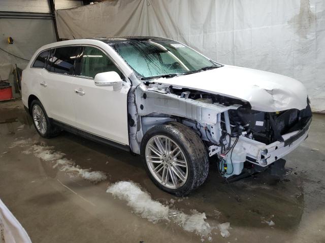 Photo 4 from auction – 2016 LINCOLN MKT with VIN 2LMHJ5AT8GBL01646