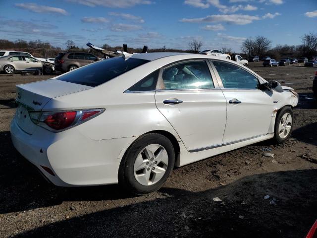 Photo 3 from auction – 2012 HYUNDAI SONATA HYB with VIN KMHEC4A47CA038275