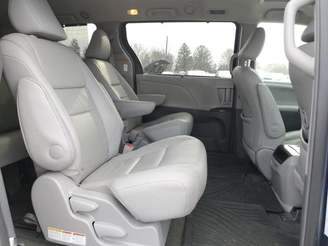 Photo 11 from auction – 2016 TOYOTA SIENNA XLE with VIN 5TDDK3DC5GS133880