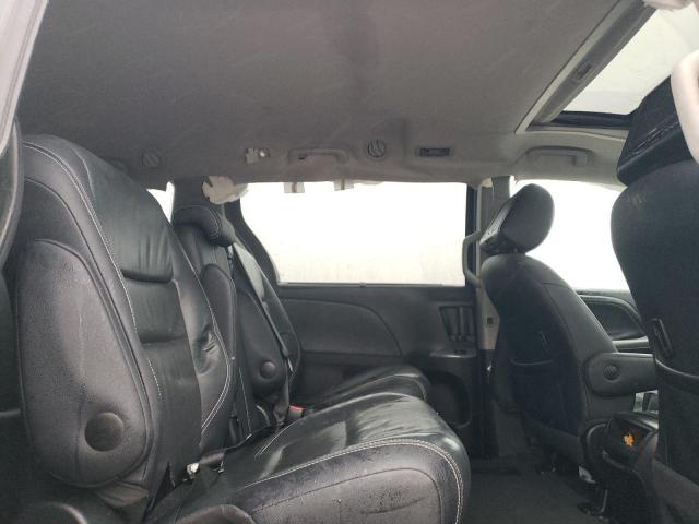 Photo 11 from auction – 2017 TOYOTA SIENNA SE with VIN 5TDXZ3DC1HS772476