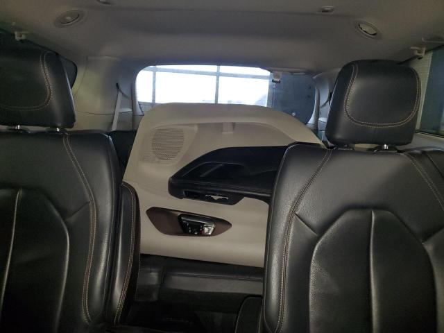 Photo 10 from auction – 2017 CHRYSLER PACIFICA T with VIN 2C4RC1BGXHR776975