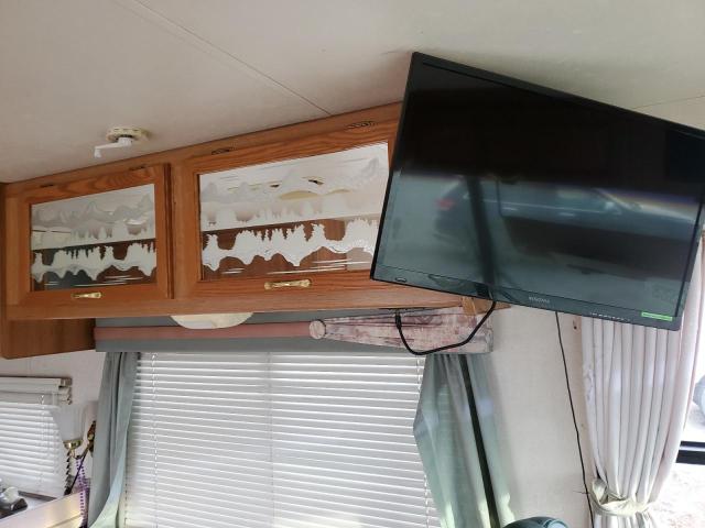 Photo 9 from auction – 1999 COACH MIRADA with VIN 1GBLP37J8X3303002