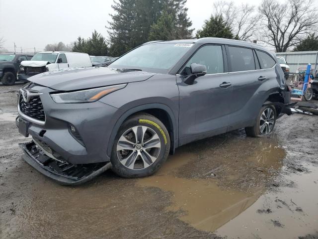 TOYOTA HIGHLANDER 2022 with VIN 5TDGZRBH4NS576044 - Photo from auction