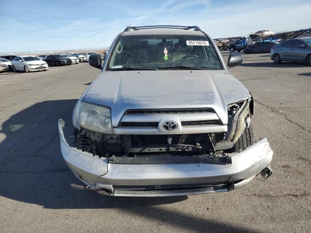 Photo 5 from auction – 2004 TOYOTA 4RUNNER SR with VIN JTEZU14R040039747