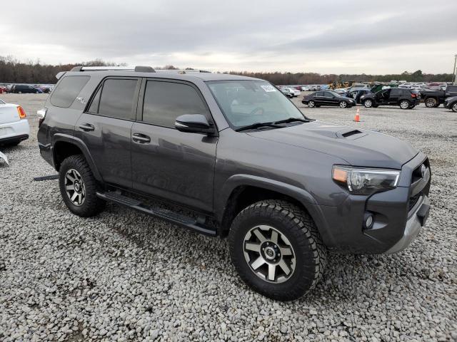 Photo 4 from auction – 2018 TOYOTA 4RUNNER SR with VIN JTEBU5JR9J5590268