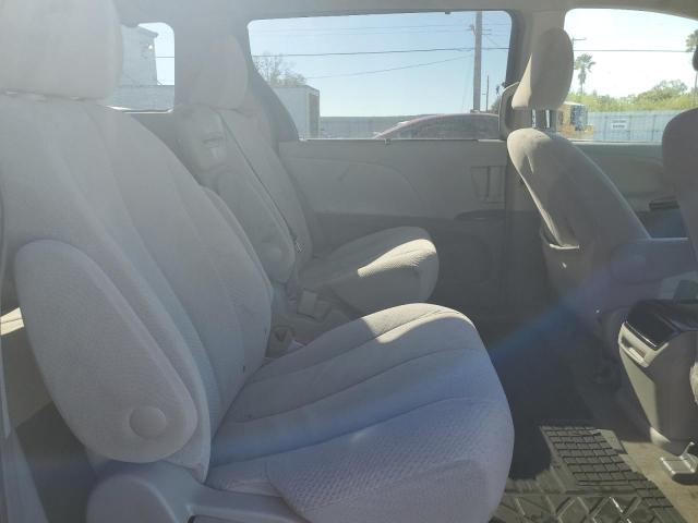 Photo 11 from auction – 2012 TOYOTA SIENNA LE with VIN 5TDKK3DC7CS276380