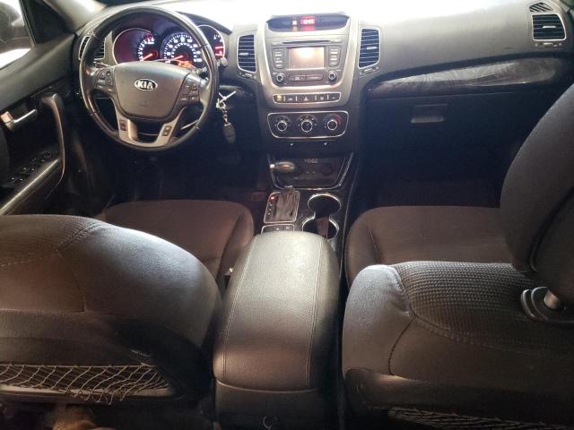 Photo 8 from auction – 2015 KIA SORENTO LX with VIN 5XYKTDA65FG649371