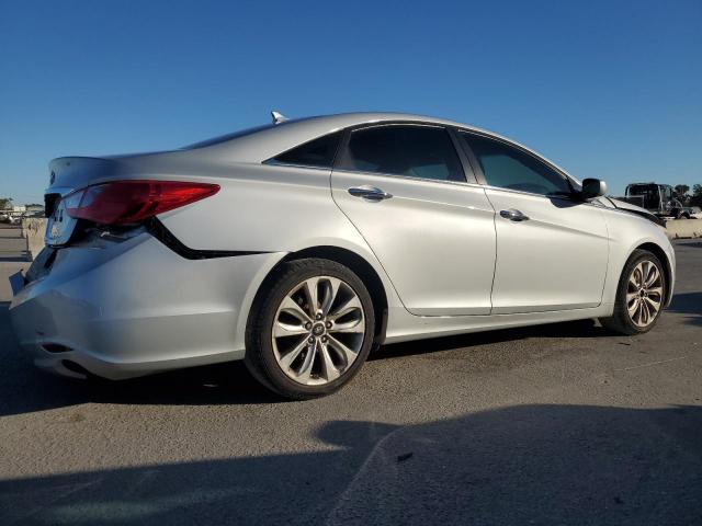 Photo 3 from auction – 2011 HYUNDAI SONATA SE with VIN 5NPEC4AC0BH105883