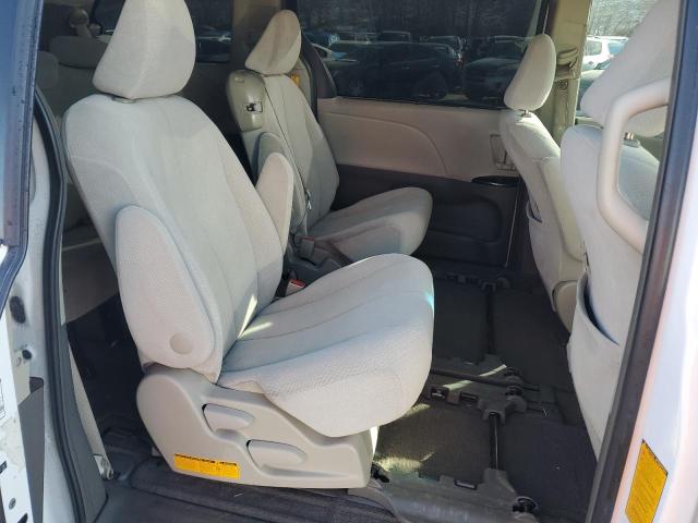 Photo 11 from auction – 2012 TOYOTA SIENNA LE with VIN 5TDKK3DC2CS277663