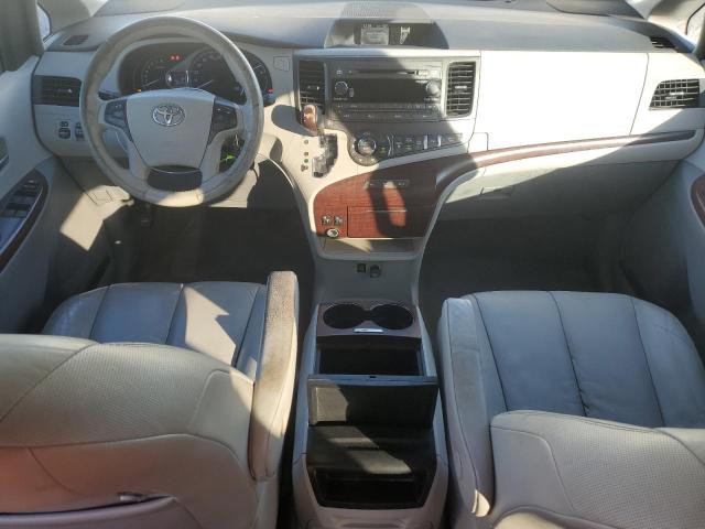 Photo 8 from auction – 2011 TOYOTA SIENNA XLE with VIN 5TDYK3DC7BS050557