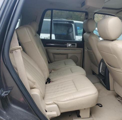 Photo 11 from auction – 2005 LINCOLN NAVIGATOR with VIN 5LMFU27555LJ00668