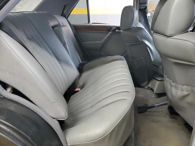 Photo 10 from auction – 1993 MERCEDES-BENZ 300 E 2.8 with VIN WDBEA28E6PC004026