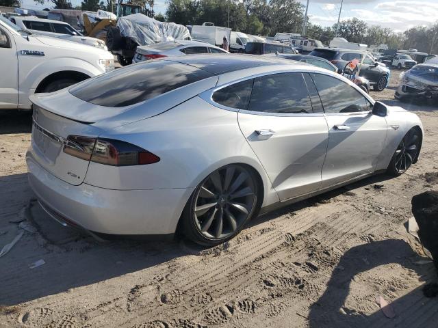 Photo 3 from auction – 2013 TESLA MODEL S with VIN 5YJSA1DP7DFP17795