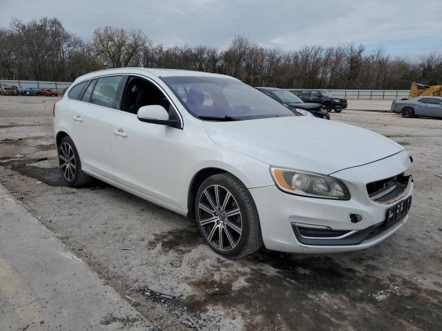 Photo 4 from auction – 2015 VOLVO V60 PREMIE with VIN YV140MEK2F1233829
