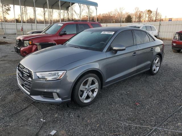AUDI A3 PREMIUM 2018 مع رقم تعريف المركبة WAUAUHFF2J1055769 - صورة من المزاد