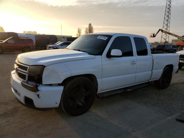 CHEVROLET SILVERADO 2006 with VIN 1GCEC19T26Z175631 - Photo from auction