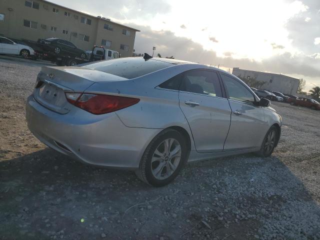Photo 3 from auction – 2013 HYUNDAI SONATA SE with VIN 5NPEC4AC0DH623737