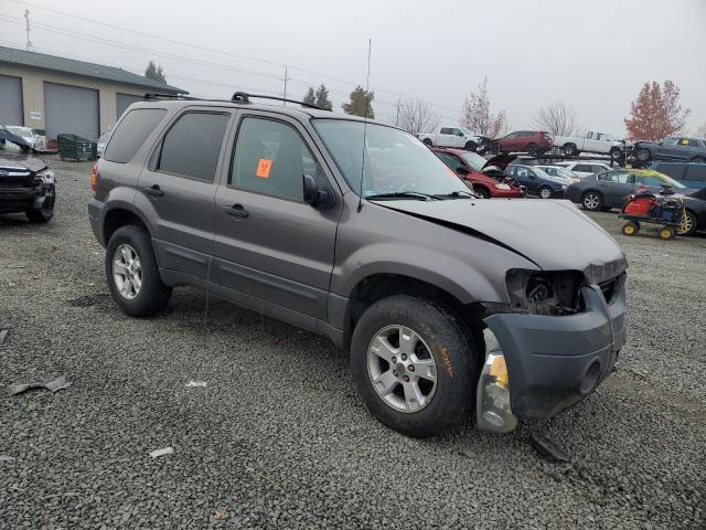 Photo 4 from auction – 2005 FORD ESCAPE XLT with VIN 1FMYU03155KB28110