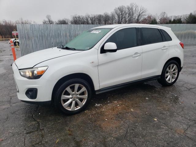 MITSUBISHI OUTLANDER 2015 z numerem VIN 4A4AP3AUXFE013961 - Zdjęcie z aukcji