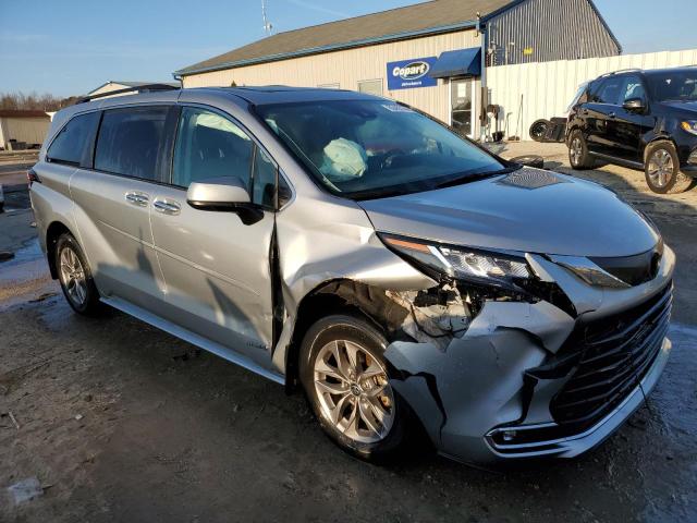 Photo 4 from auction – 2021 TOYOTA SIENNA XLE with VIN 5TDYRKEC8MS068461