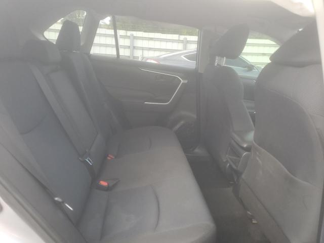 Photo 11 from auction – 2020 TOYOTA RAV4 LE with VIN JTMH1RFV5LD045777
