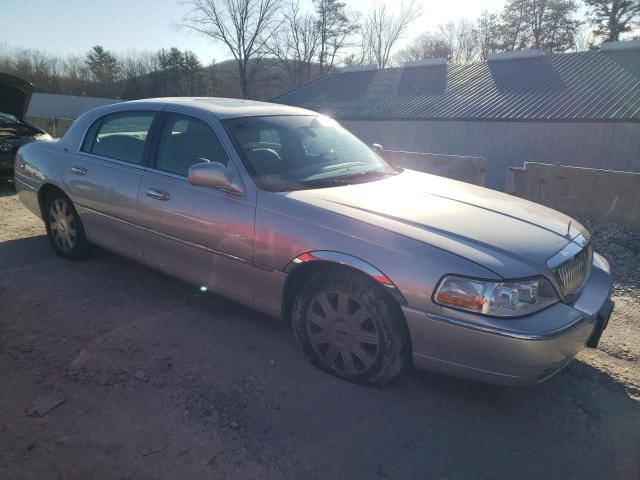 Photo 4 from auction – 2003 LINCOLN TOWN CAR C with VIN 1LNHM83W63Y692465