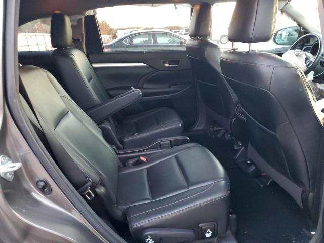 Photo 11 from auction – 2017 TOYOTA HIGHLANDER with VIN 5TDJZRFH1HS370880
