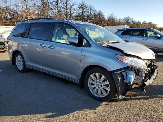Photo 4 from auction – 2017 TOYOTA SIENNA XLE with VIN 5TDDZ3DC2HS159429