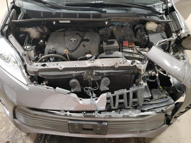 Photo 12 from auction – 2018 TOYOTA SIENNA XLE with VIN 5TDDZ3DC3JS206134