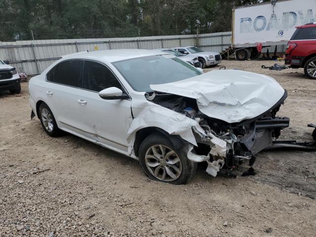 Photo 4 from auction – 2016 VOLKSWAGEN PASSAT S with VIN 1VWAS7A39GC015604