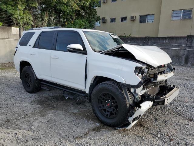 Photo 4 from auction – 2018 TOYOTA 4RUNNER SR with VIN JTEBU5JRXJ5584172