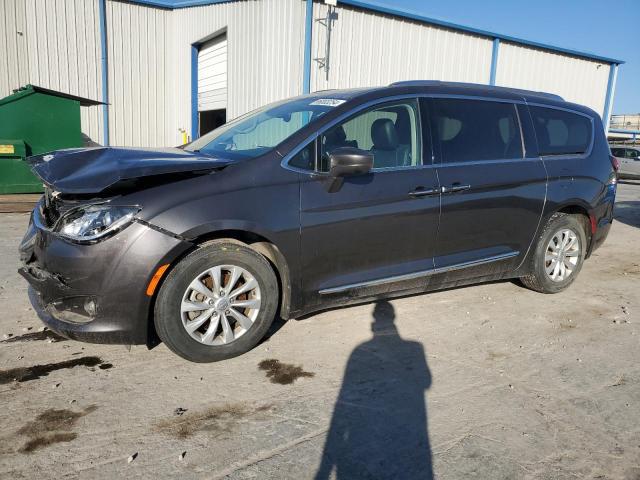 CHRYSLER PACIFICA T 2018 with VIN 2C4RC1BG2JR118962 - Photo from auction