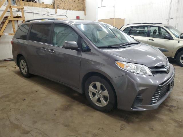 Photo 4 from auction – 2018 TOYOTA SIENNA LE with VIN 5TDKZ3DC1JS914602