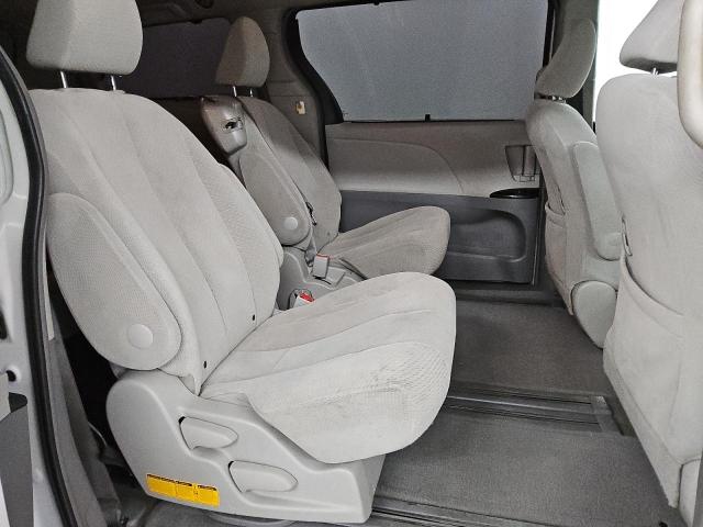 Photo 11 from auction – 2012 TOYOTA SIENNA LE with VIN 5TDKK3DC9CS179794