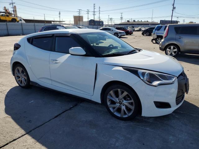 Photo 4 from auction – 2016 HYUNDAI VELOSTER with VIN KMHTC6AD3GU268452