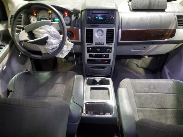 Photo 8 from auction – 2010 CHRYSLER TOWN & COU with VIN 2A4RR5D13AR351984