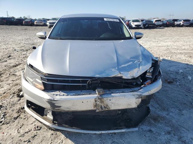 Photo 5 from auction – 2017 VOLKSWAGEN PASSAT S with VIN 1VWAT7A37HC079252