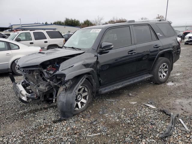 TOYOTA 4RUNNER SR 2018 with VIN JTEBU5JR8J5569153 - Photo from auction