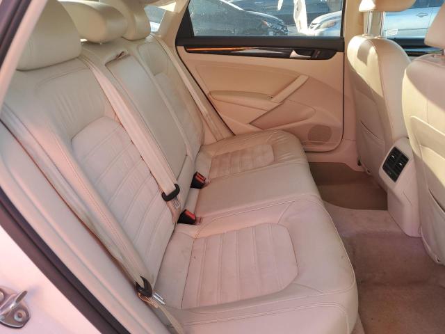 Photo 10 from auction – 2015 VOLKSWAGEN PASSAT SEL with VIN 1VWCV7A3XFC096823