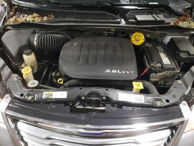 Photo 11 from auction – 2015 CHRYSLER TOWN & COU with VIN 2C4RC1BG1FR538655